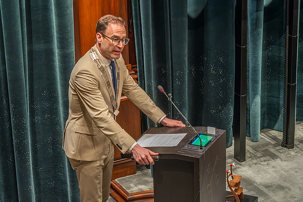 installatie duo-leden door burgemeester Peter Heijkoop
