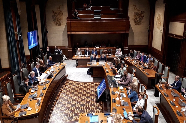 Raadzaal in stadhuis Leiden