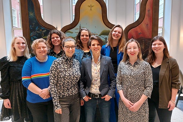 foto met vrouwen uit de gemeenteraad