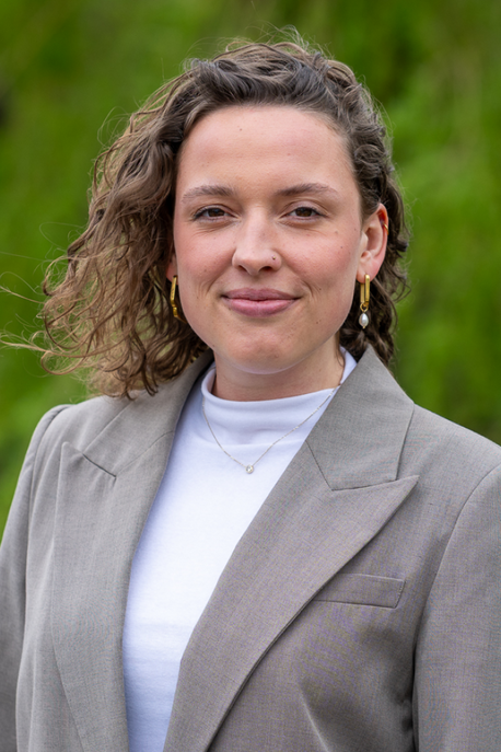Claire van  Megen